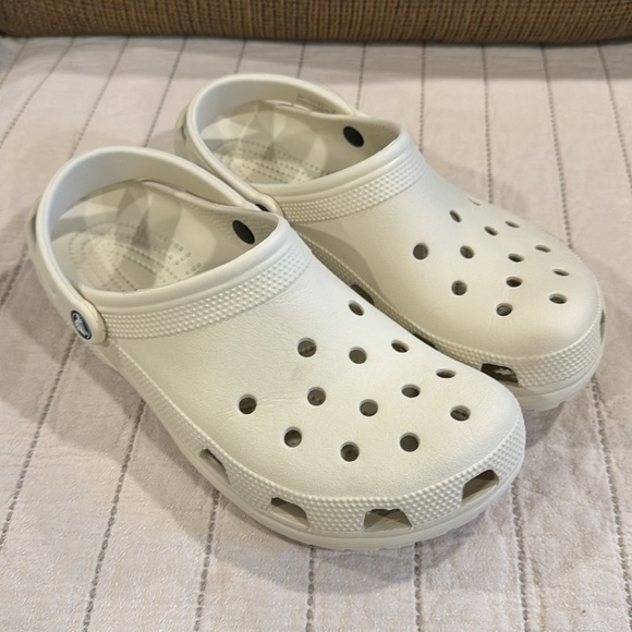 Crocs - Picture 2 of 9